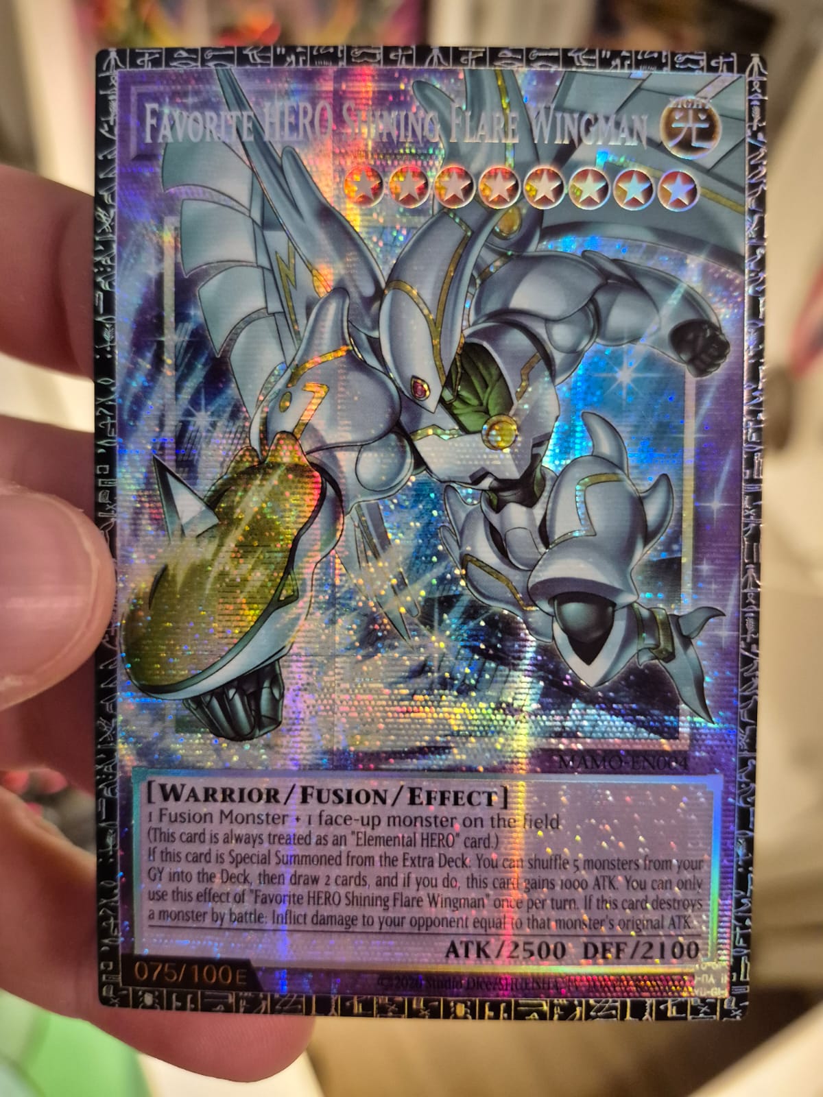 Lieblings-HELD Glänzender Flügelmann (Grand Master Rare)